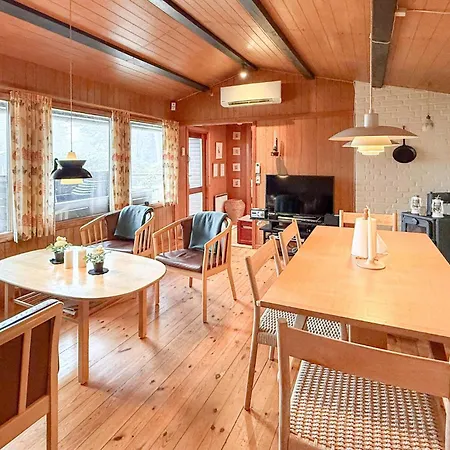 Vakantiehuis Geweldig Met 3 Slaapkamers In Væggerløse Bøtø By